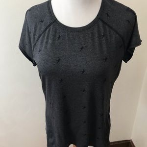 Oiselle size 8 flyout bird short sleeve in grey